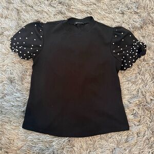 Black Puff Sleeve Pearl-Express Top